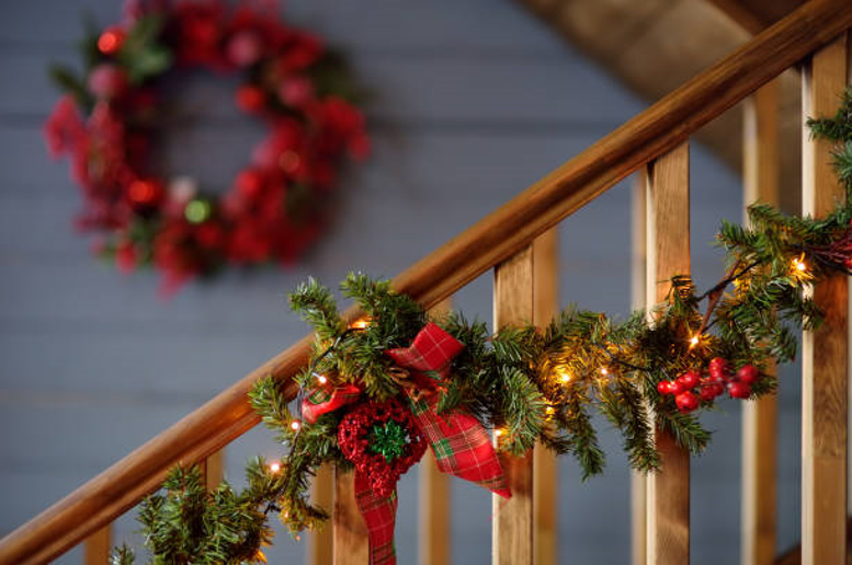 9 Creative Staircase Decorations For Christmas